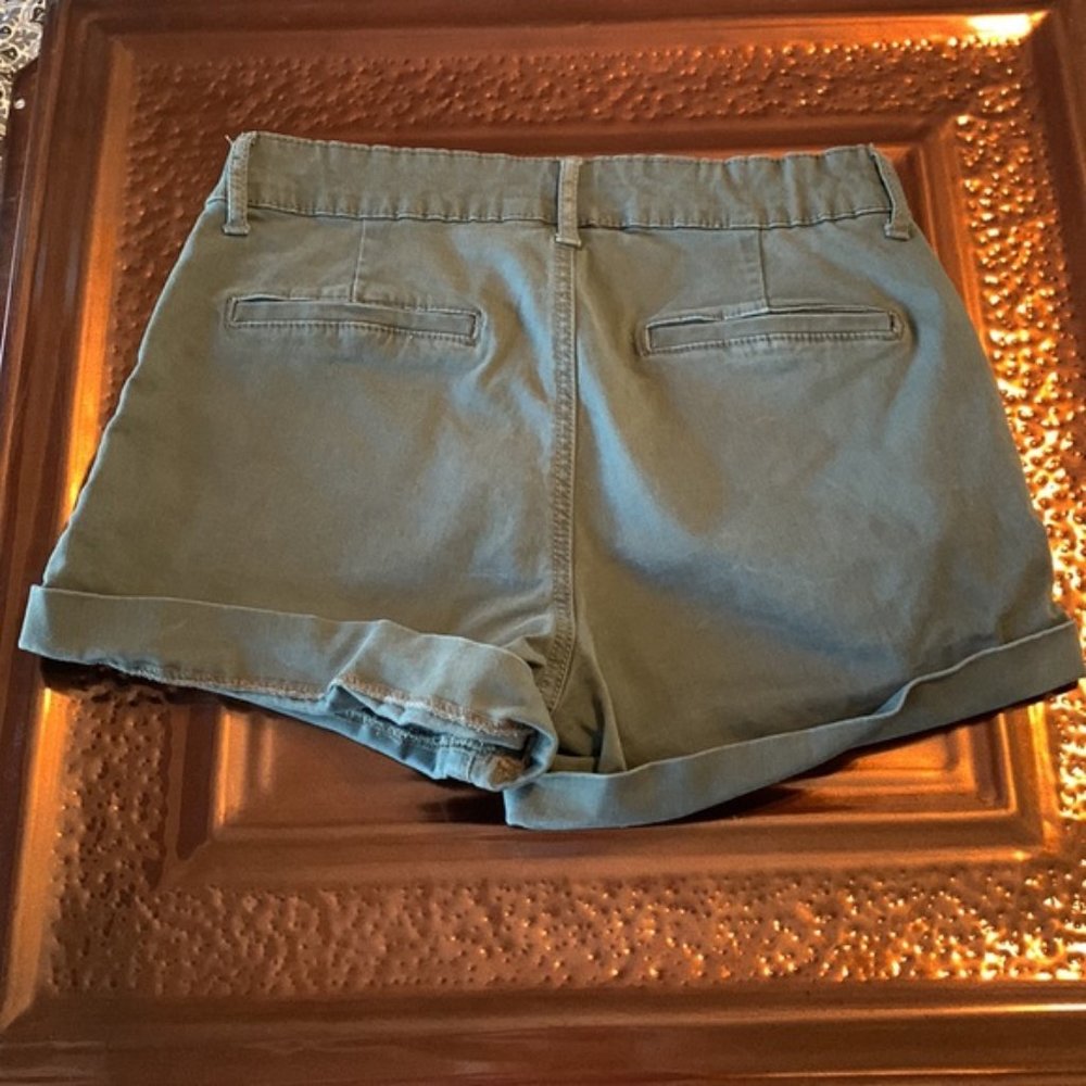 Aero midi cuffed shorts